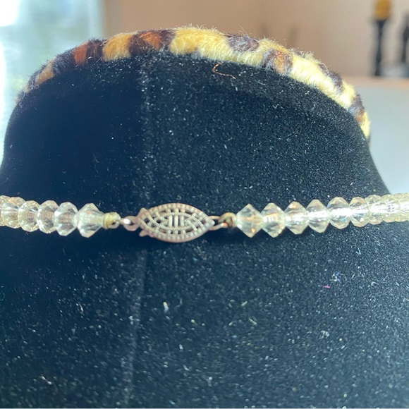 Vintage 13 3/4” crystal necklace. Not signed. - Picture 2 of 5